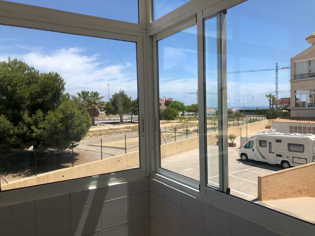 New Apartment In Torrevieja , Punta Prima Orihuela Costa With Pool 奥里韦拉 外观 照片