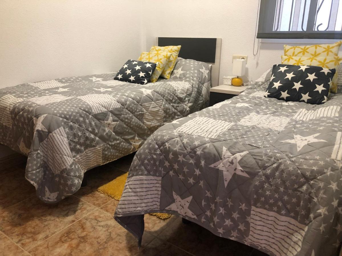 New Apartment In Torrevieja , Punta Prima Orihuela Costa With Pool 奥里韦拉 外观 照片